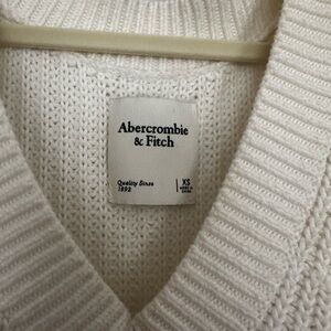 Abercrombie & Fitch Cream V-Neck Sweater